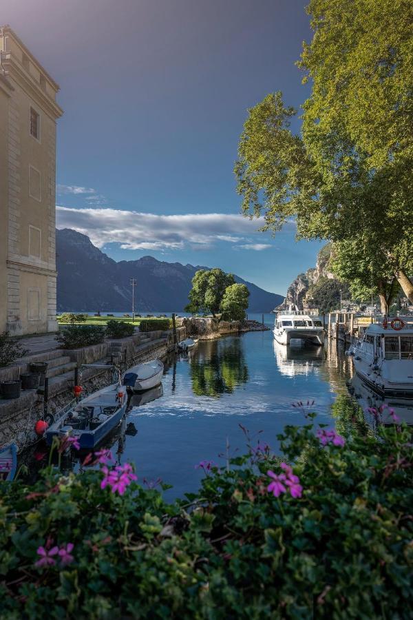 Le Calle Holiday Apartments Torbole Sul Garda Exteriör bild